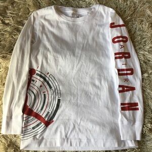 JORDAN Boys size M AIR JORDAN LS T SHIRT